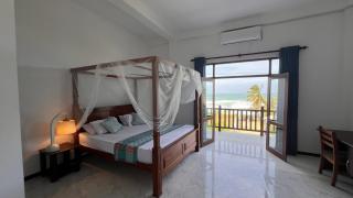 Nina's Beach Resort - 1