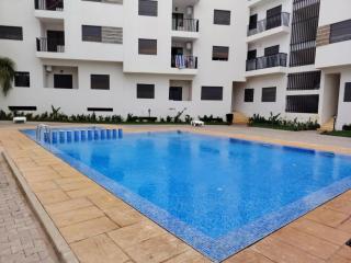 Elegant Apartment with Pool & Moroccan Lounge - 9