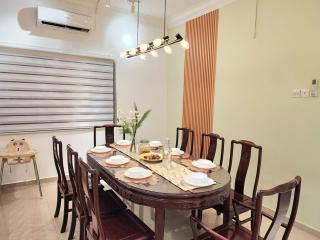NEW! Petaling Jaya SS2 Landed Home for up to 19 Pax with 5bedroom 4Bath - 8