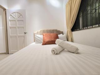 NEW! Petaling Jaya SS2 Landed Home for up to 19 Pax with 5bedroom 4Bath - 6