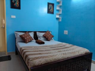 Cosy Homestay Behind Airport, close to DLF & RMZ IT park, MIOT and SRM Hospitals, Trade Center - 8