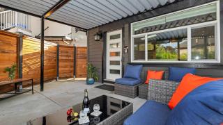 Garden suite middle of Victoria close to highways - 2