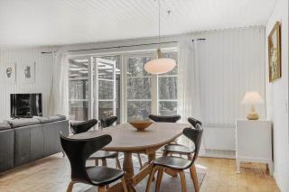 2534 Nexø - Strandmølleskoven 3 - 4