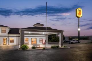 Super 8 by Wyndham Bellefontaine - 6