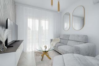 Pearl Marina Luxury Apartment with Parking and Close to the Beach by Renters Prestige - 9