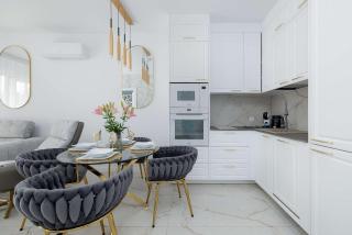 Pearl Marina Luxury Apartment with Parking and Close to the Beach by Renters Prestige - 8