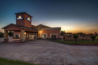 Days Inn by Wyndham Rockdale Texas - 8