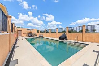 Days Inn by Wyndham Rockdale Texas - 2