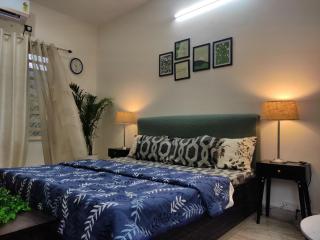 HillSide Haven a HomeStay with scenic Mountain views - 9