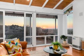 Captivating Vista Retreat Exquisite Holiday Haven - 9