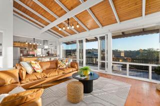 Captivating Vista Retreat Exquisite Holiday Haven - 7