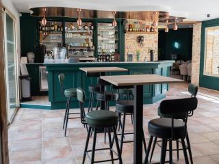 Logis Hôtel-Restaurant Domaine de Montecristo - 2