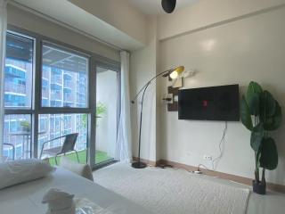 Playful 1BR With Magnificant Bayview Garden View Near Okada Solaire Aiports with Free Parking - 5