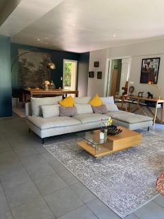 Jolie villa avec jardin - 0