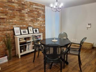 Charming Home with Rustic Brick Walls Quiet Area, 15 min to Gimpo Airport -  - 1