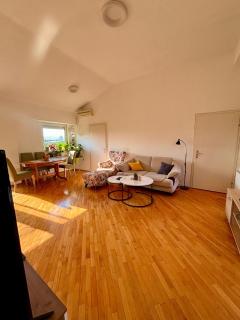 City Center Apartment - Work & Stay - 4