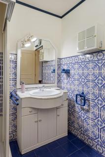 Charming 3 Bedroom House with BBQ and Terrace - 2