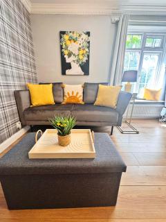 Chic 1 Bed Retreat apartment 5 minutes from Bedford - 2