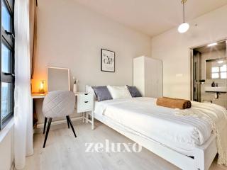 Zeluxo #JQ06 Jesselton Quay Tower 2 Level 16-2BR 1 Bath, Seaview - 1