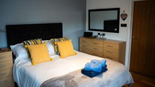 Cozy 1-Bed Holt Stay Town Centre Retreat - 1