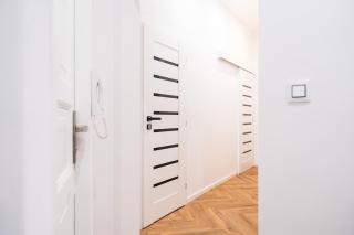 Vary Essence - Elegant Stay with Balcony - 4