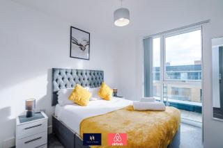 2 Bedroom Penthouse With Balcony By Host A Home - Manchester - 9