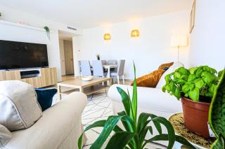 Penthouse apartment with pool next to beach & port - 7