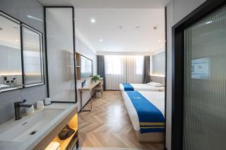 Super 8 Select Hotel - 8