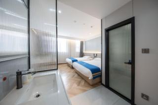 Super 8 Select Hotel - 7
