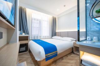 Super 8 Select Hotel - 4