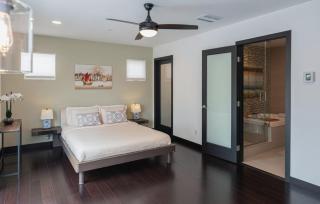 Contemporary Three-Bedroom Home Near Point Fermin Coastline - 1