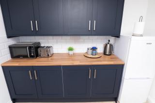 Spacious 4BR with private parking Moseley - 0