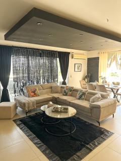 Modern Penthouse Overlooking Pool - 2