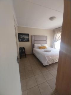 Lubsman Apartments - Centurion - 5