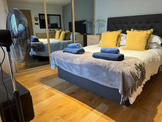 Modern 1-Bedroom Apartment in Holt - Holt - 0
