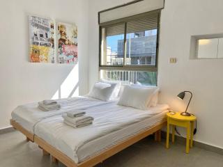Ness Tsiyona 9 - By Beach Apartments TLV - 3