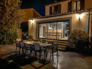 Pool, Jacuzzi, Pool table-10pax - 4