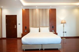 Crescent International Hotel - 9