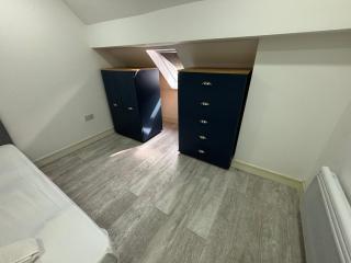Modern and Spacious Home CITY CENTRE location and FREE parking - 1