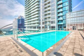 Contemporary High Rise 1 Bedroom Apartment with CN Tower Views - 1