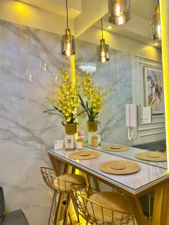 Golden Sunset Suite - 6