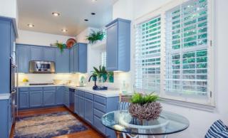 Bright Three-Bedroom Marina Home with Free Parking - 5