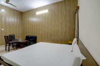 Hotel O Friday's - 3