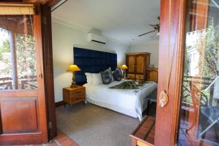The Woodpecker Inn - 9