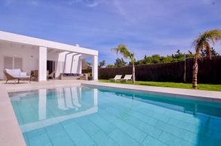 Rompeolas Chalet, 6 minutes walking to the beach - 0