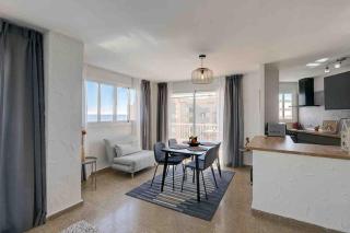 Benalmadena Seafront Apartment with Parking - Magnolia Marbella Properties - 1