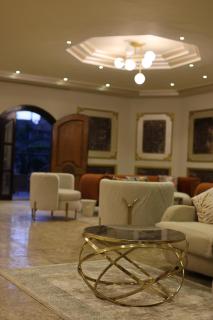 beverly villa - 1
