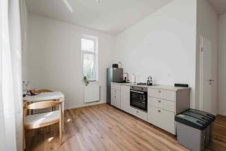 Stylish Suite in Celle - Perfect for Business Travelers with Free Parking - 5