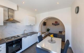 1 Bedroom Stunning Apartment In Ploce - 8