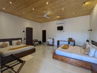 Eco Hotel Black & White - Anuradhapura - 1